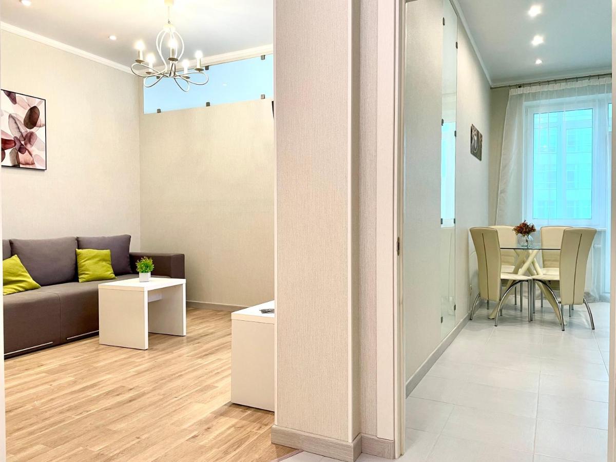 Navit Luxury Apartments With Breakfast Near The Railway Station, The City Center And The Park Kiev Ngoại thất bức ảnh