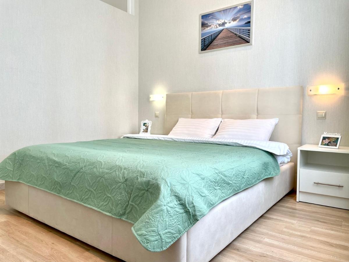 Navit Luxury Apartments With Breakfast Near The Railway Station, The City Center And The Park Kiev Ngoại thất bức ảnh