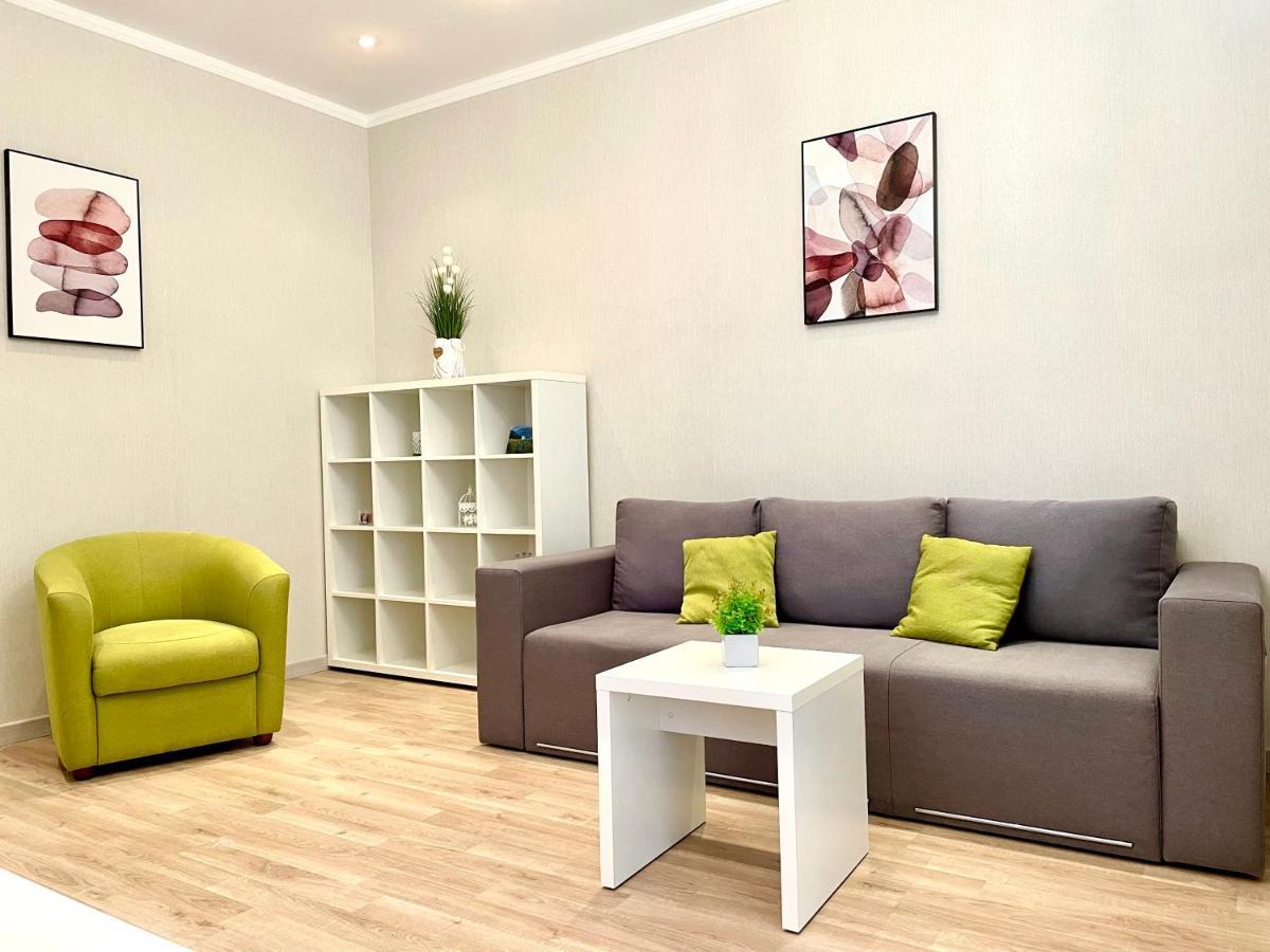 Navit Luxury Apartments With Breakfast Near The Railway Station, The City Center And The Park Kiev Ngoại thất bức ảnh
